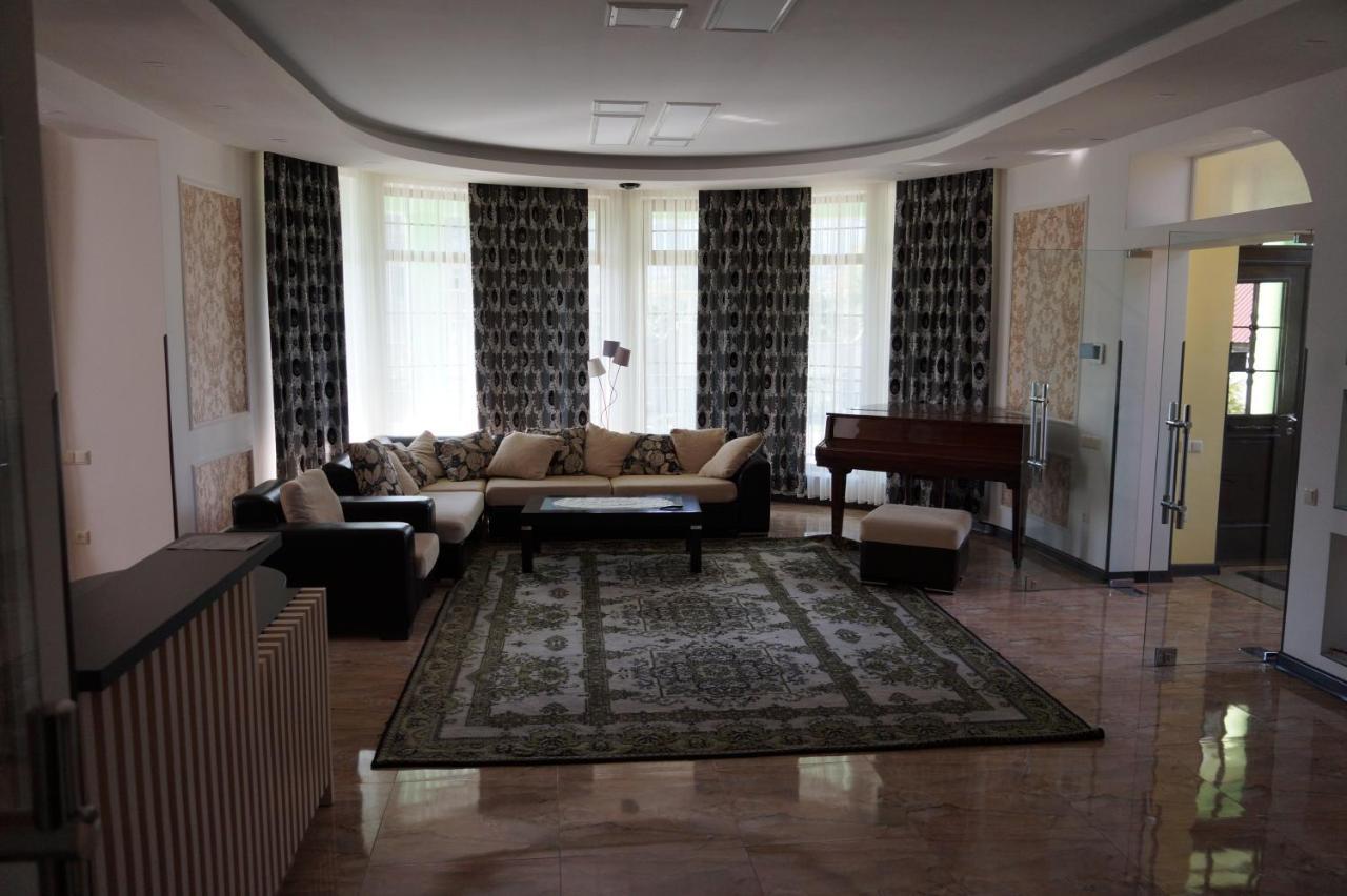 Villa Qero บาทูมิ ภายนอก รูปภาพ