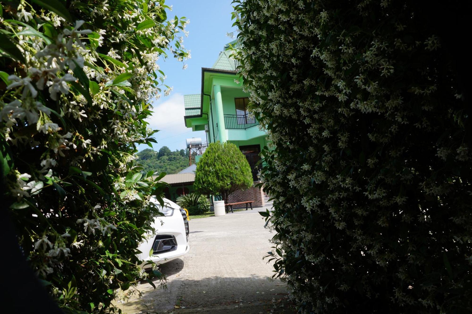 Villa Qero บาทูมิ ภายนอก รูปภาพ